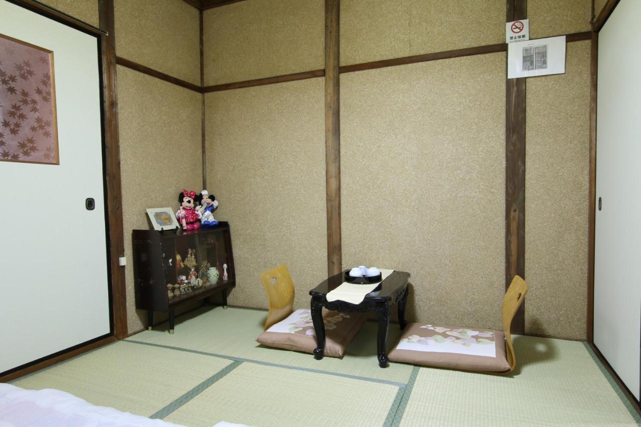 Ferienhaus 2 Floors Japanese Style, Direct To Kix, 10mins Train To Namba, 5mins Walk To Stn , 2-6ppl *