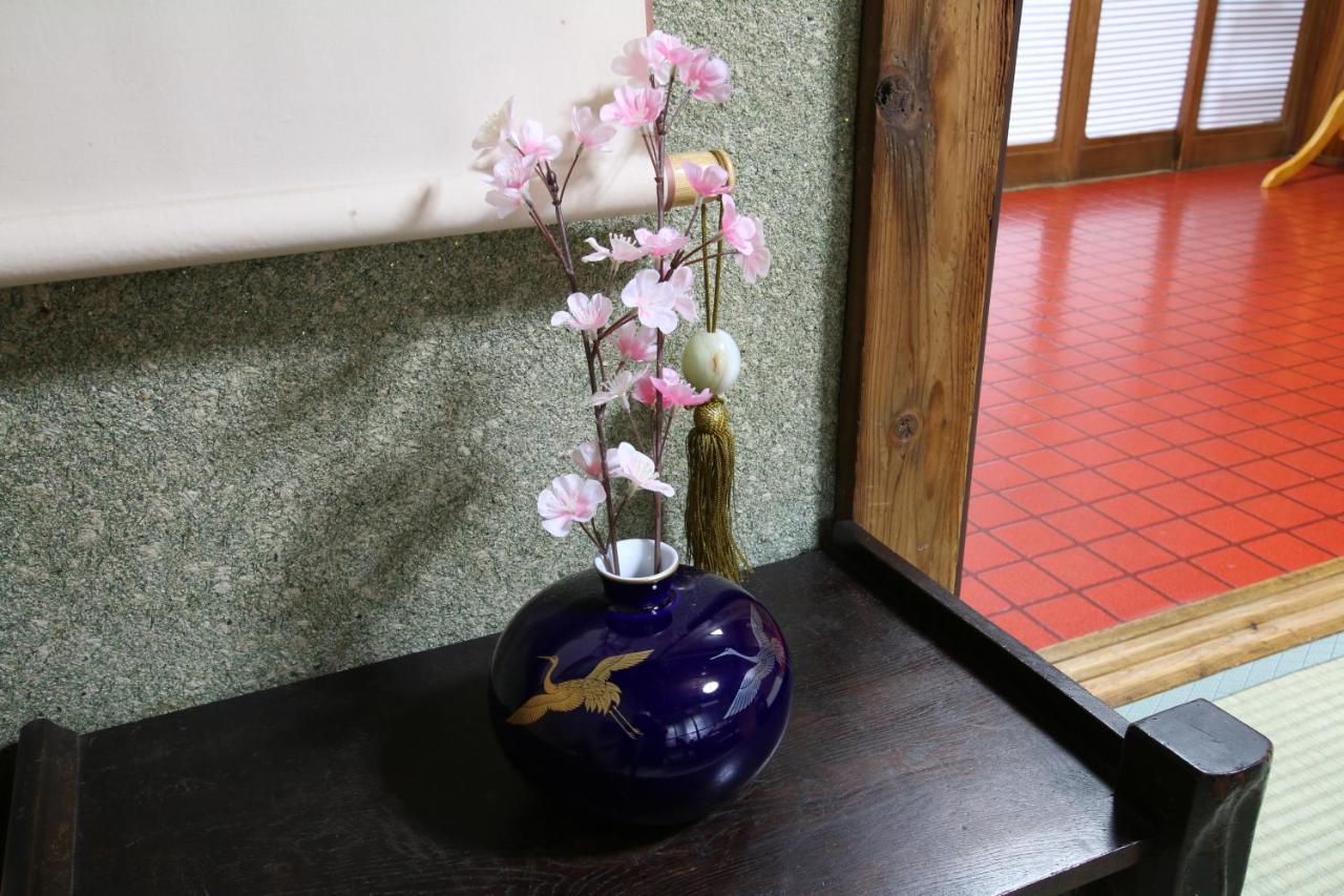 2 Floors Japanese Style, Direct To Kix, 10mins Train To Namba, 5mins Walk To Stn , 2-6ppl Ōsaka